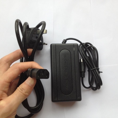 Adaptador de alimentação AC DC de escritório com certificado CE com tensão de entrada AC 100-240V 50/60HZ