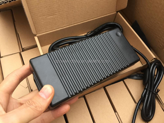 Tipo de computador adaptador de CA com comutação com 12V 10amp de corrente de saída e tipo de saída de CC
