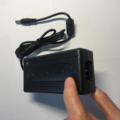 Desktop 100 240V AC 12VDC 6Amp Adaptador 72W 12V Fonte de alimentação em preto Corrente de saída 6A