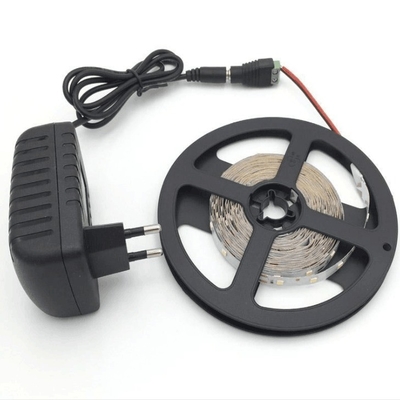 Adaptador de alimentação de 12 V 1.5A 2A com tensão e desempenho constantes