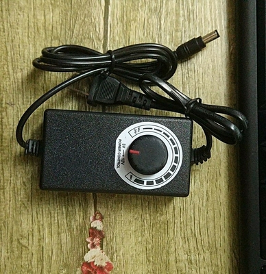 Plug In 3-12V 24W DC Adaptador de Energia Ajustável Regulador de Voltagem Stepless 2A 5.5*2.1