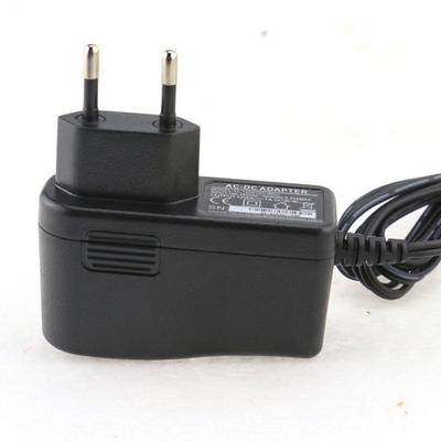 Adaptador de energia de 18 W com entrada AC de 100-240 V e saída DC de 12 V 1,5 A