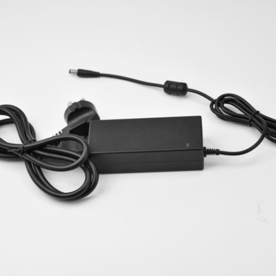12VDC Voltagem de saída C-Power AC100-240V DC 12V 60W 5A Adaptador de alimentação para conexão desktop