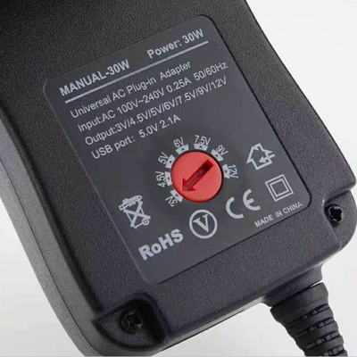 Adaptador de carregador ajustável universal 3-12V 30W 2.1A com saída de porta USB Tipo DC Preto