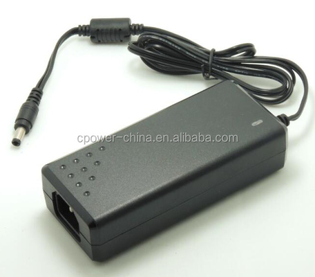 Adaptador de energia C-Power 18V 3A DC com tensão constante e conector 5.5*2.1/5.5*2.5 DC