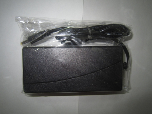 Adaptador de alimentação de iluminação LED 12V 5A 60W com 3 pinos Plug e Voltagem de entrada 220V