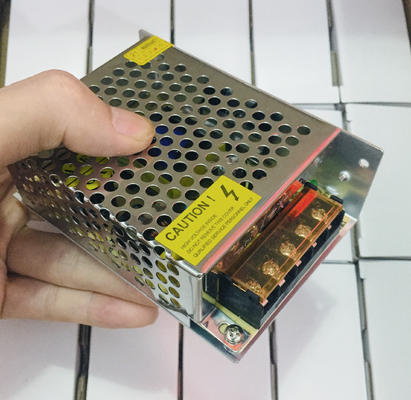 Voltagem constante 25W 5V Fornecimento de energia CC para iluminação LED Nice 110V/220V AC Input
