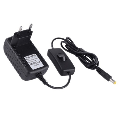 AC100-240V Voltagem de entrada Adaptador de energia 12V com conectores DC múltiplos de interruptor em linha