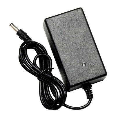2A DC 12,6V 16,8V Carregador de bateria de iões de lítio 18650 com entrada 100-240VAC 50/60HZ