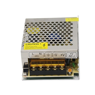Frequência de saída consistente 50/60HZ C-Power 9V 5A 45W Fornecimento de energia com 82% de eficiência